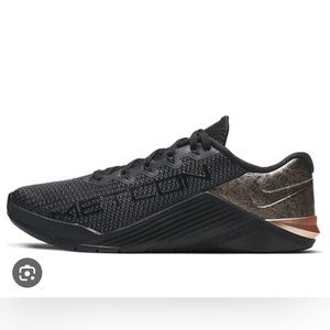 Women’s Nike Metcon 5 X, black/rose gold, size 9